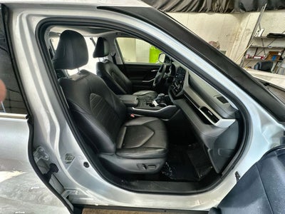2020 Toyota Highlander XLE Sport Utility 4D