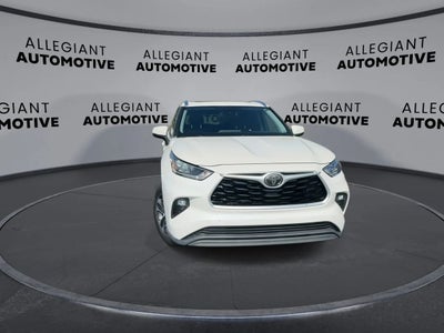 2020 Toyota Highlander XLE Sport Utility 4D