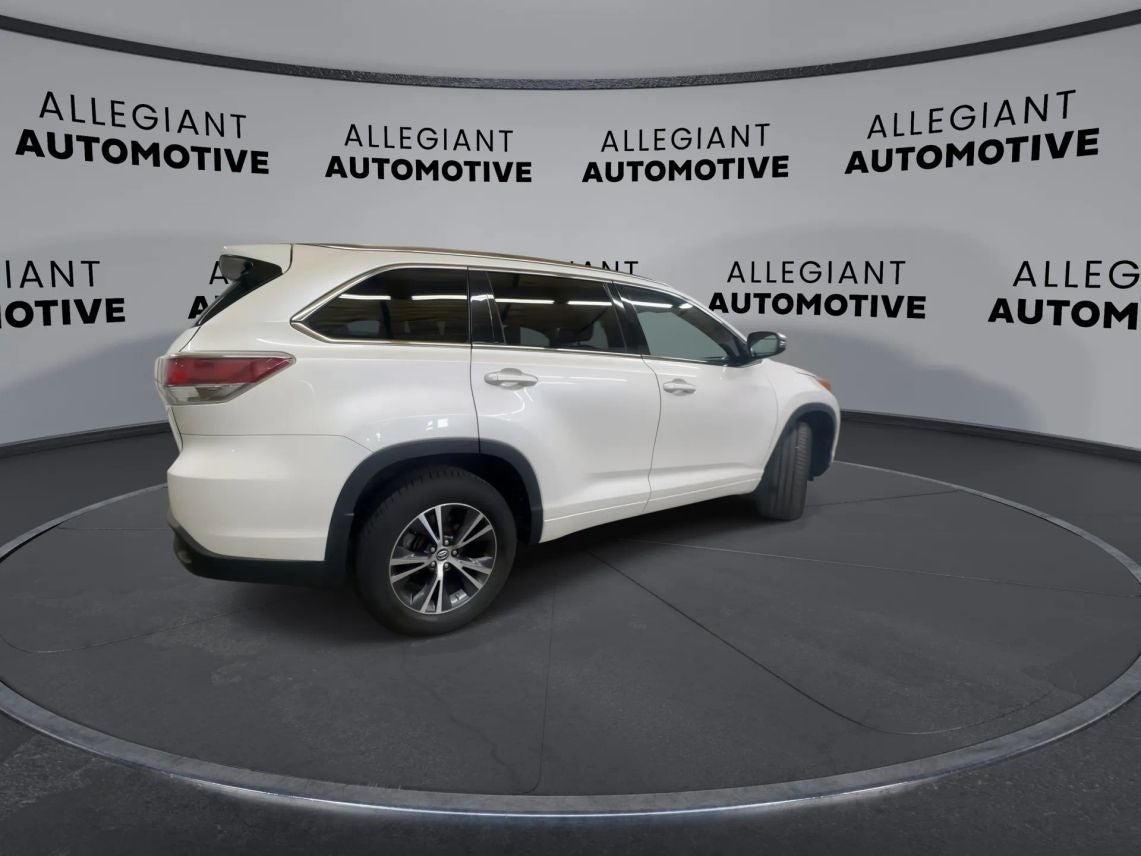 2016 Toyota Highlander XLE Sport Utility 4D