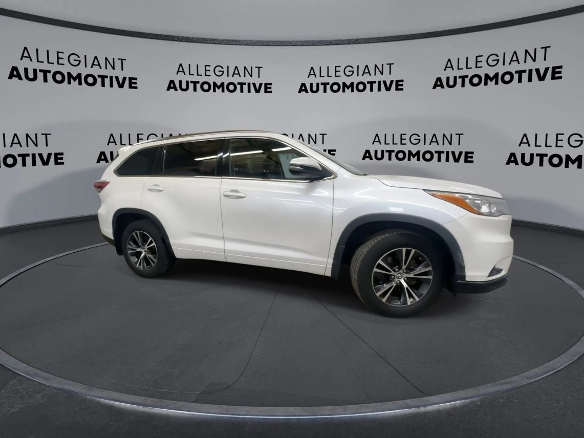 2016 Toyota Highlander XLE Sport Utility 4D