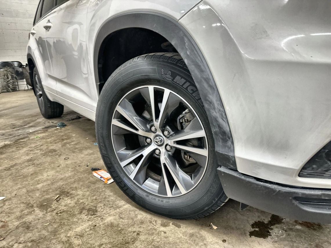 2016 Toyota Highlander XLE Sport Utility 4D