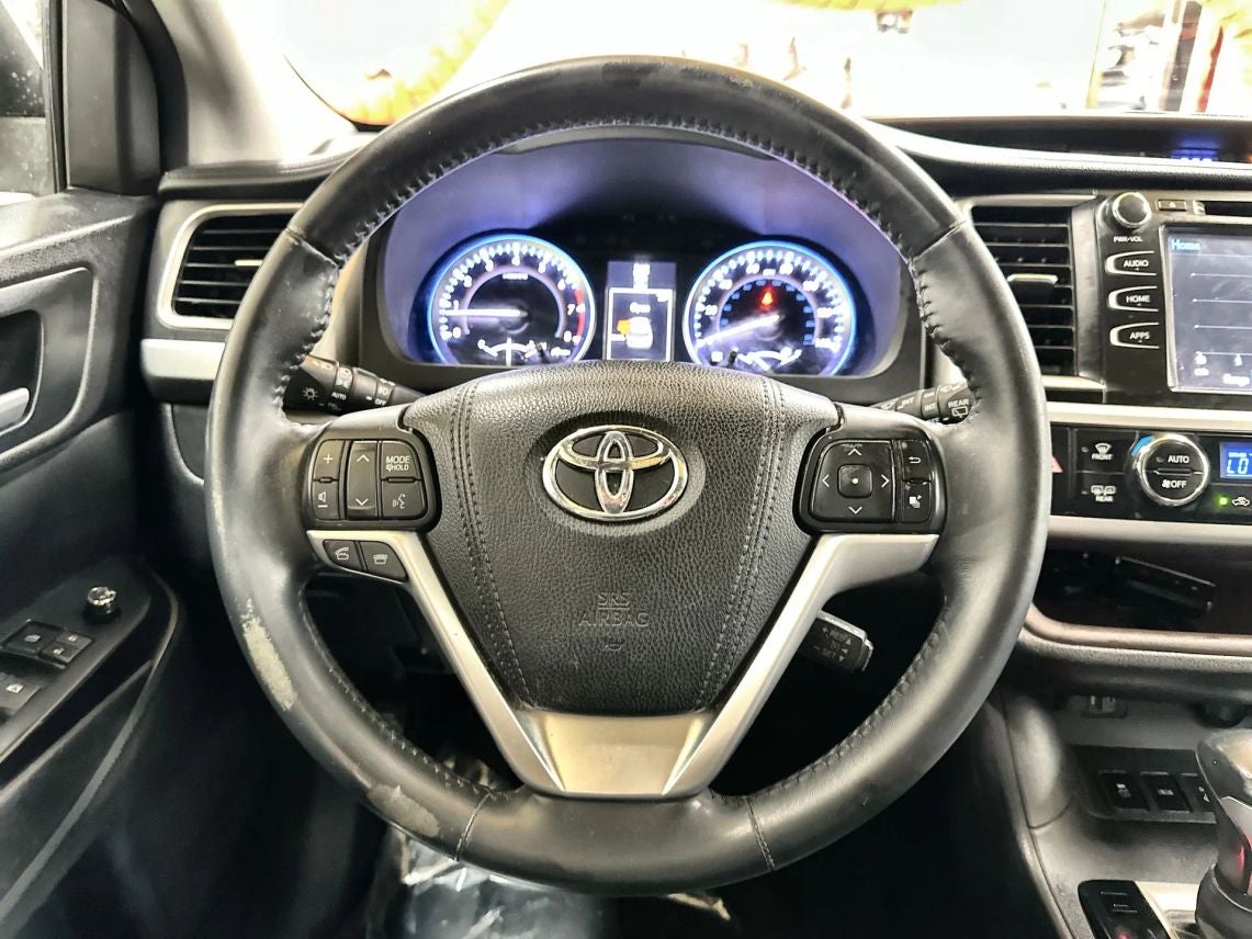 2016 Toyota Highlander XLE Sport Utility 4D