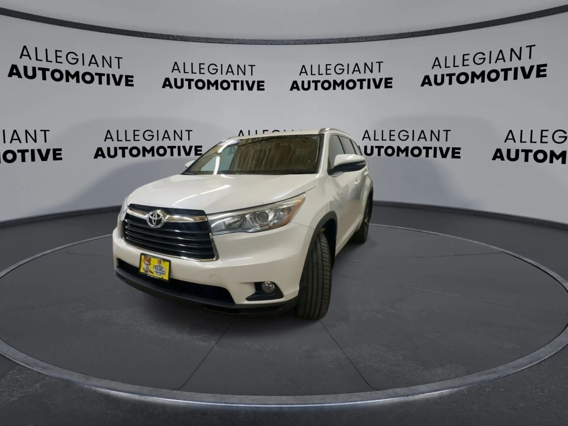 2016 Toyota Highlander XLE Sport Utility 4D