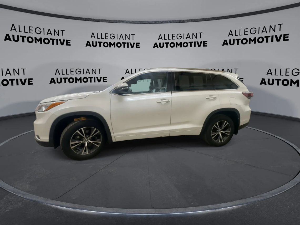 2016 Toyota Highlander XLE Sport Utility 4D