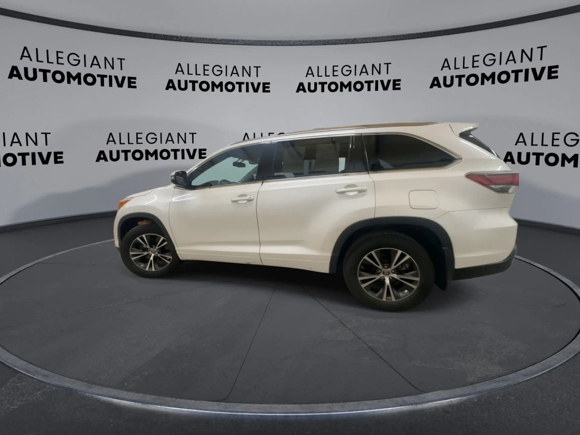 2016 Toyota Highlander XLE Sport Utility 4D