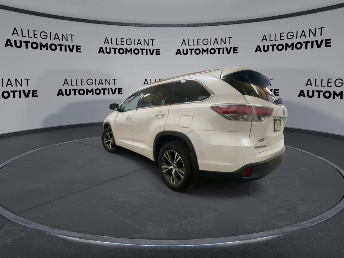 2016 Toyota Highlander XLE Sport Utility 4D