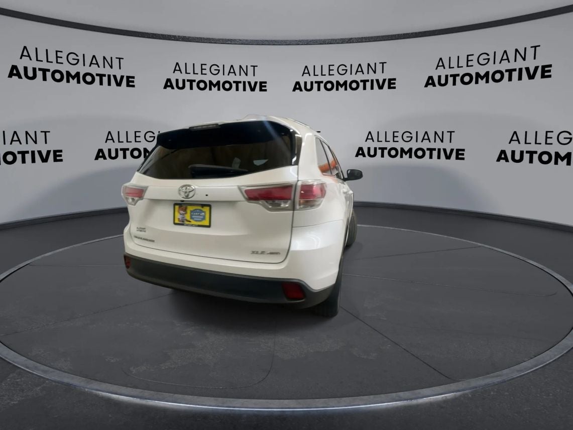 2016 Toyota Highlander XLE Sport Utility 4D