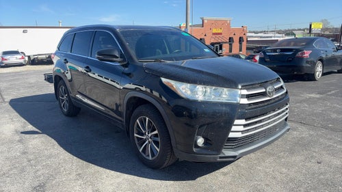 2017 Toyota Highlander XLE Sport Utility 4D