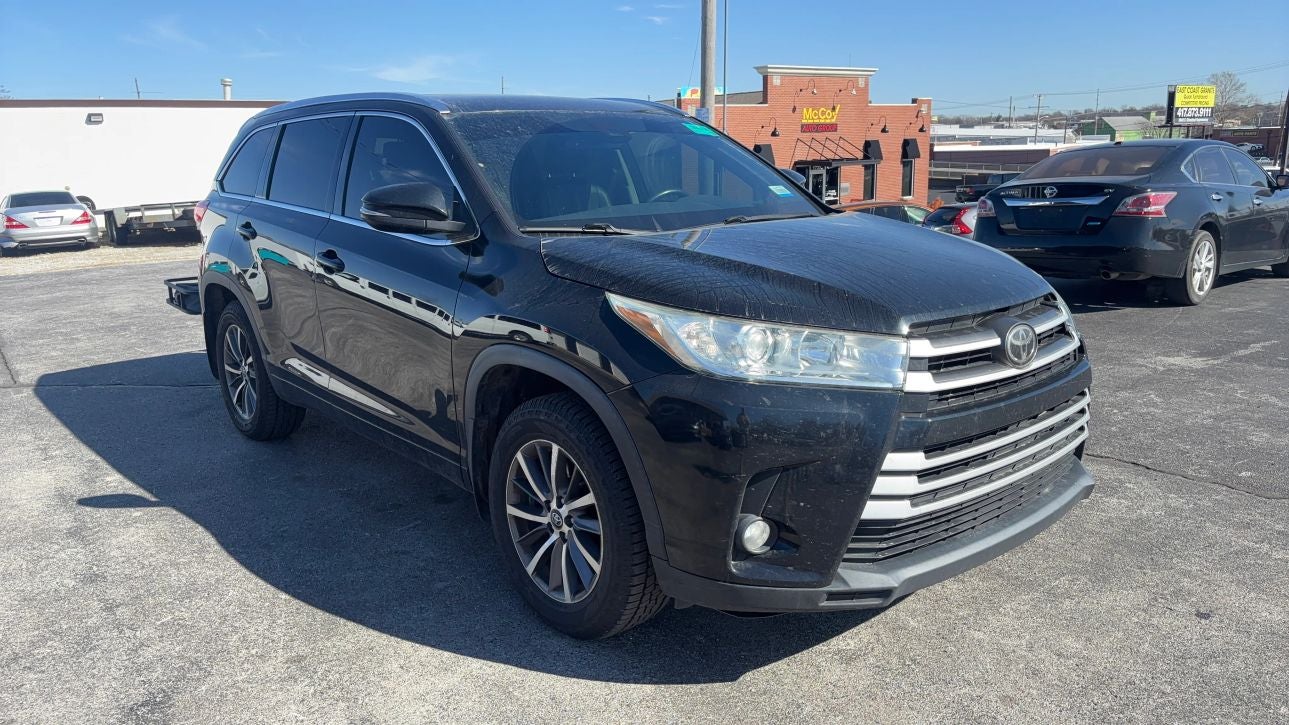 2017 Toyota Highlander XLE Sport Utility 4D