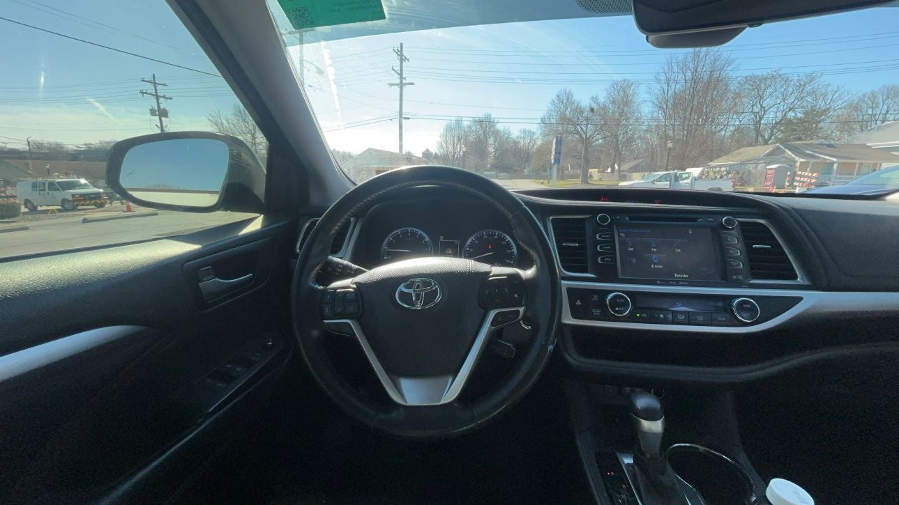 2017 Toyota Highlander XLE Sport Utility 4D