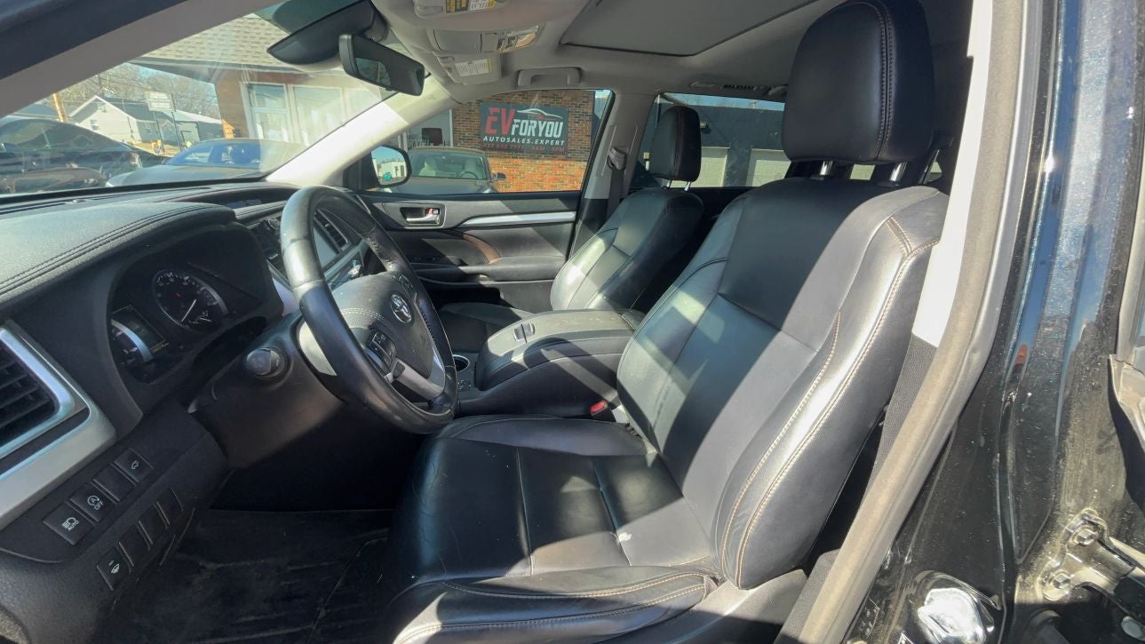 2017 Toyota Highlander XLE Sport Utility 4D