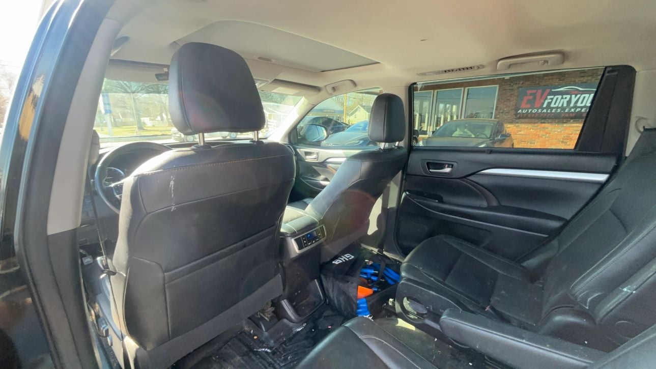 2017 Toyota Highlander XLE Sport Utility 4D