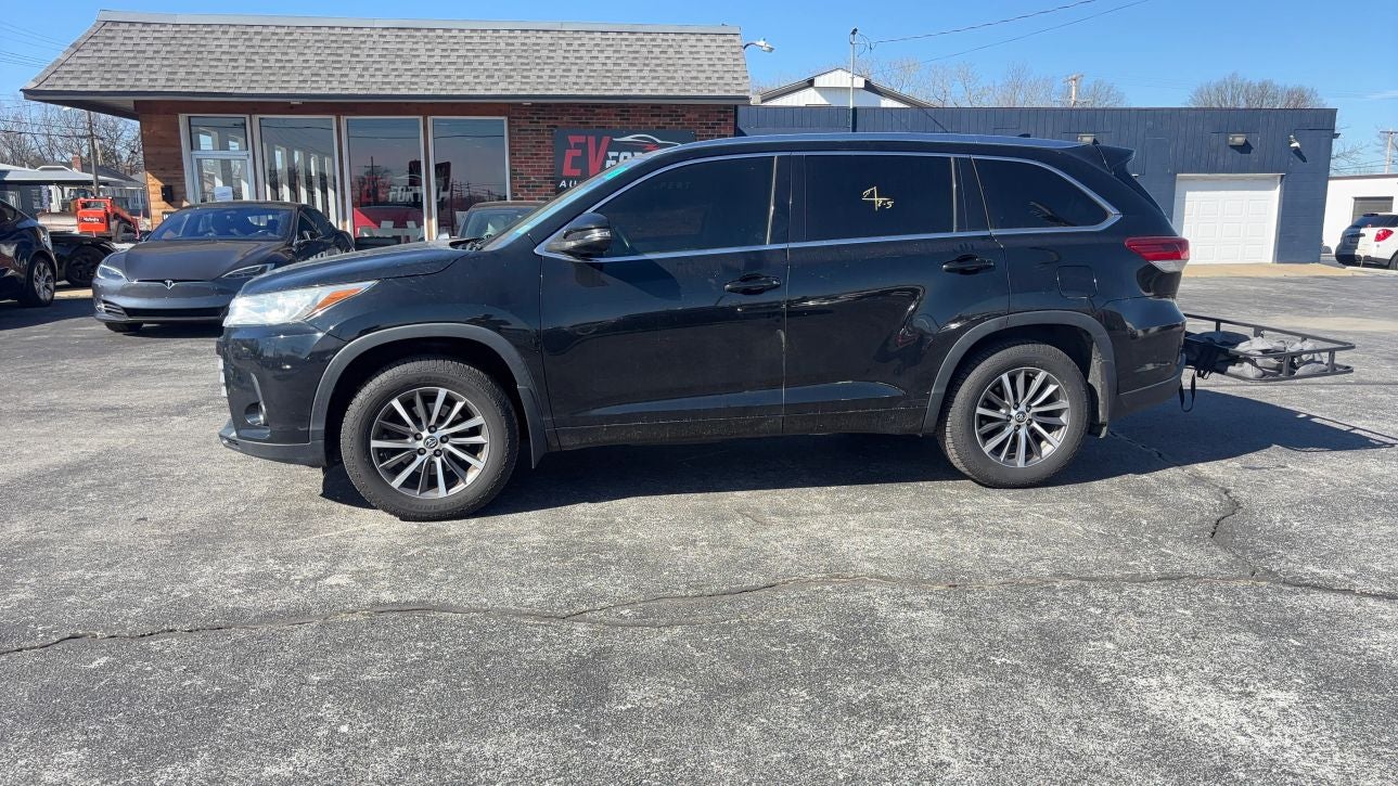 2017 Toyota Highlander XLE Sport Utility 4D