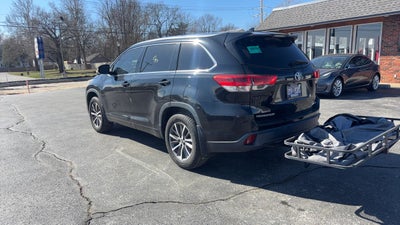 2017 Toyota Highlander XLE Sport Utility 4D