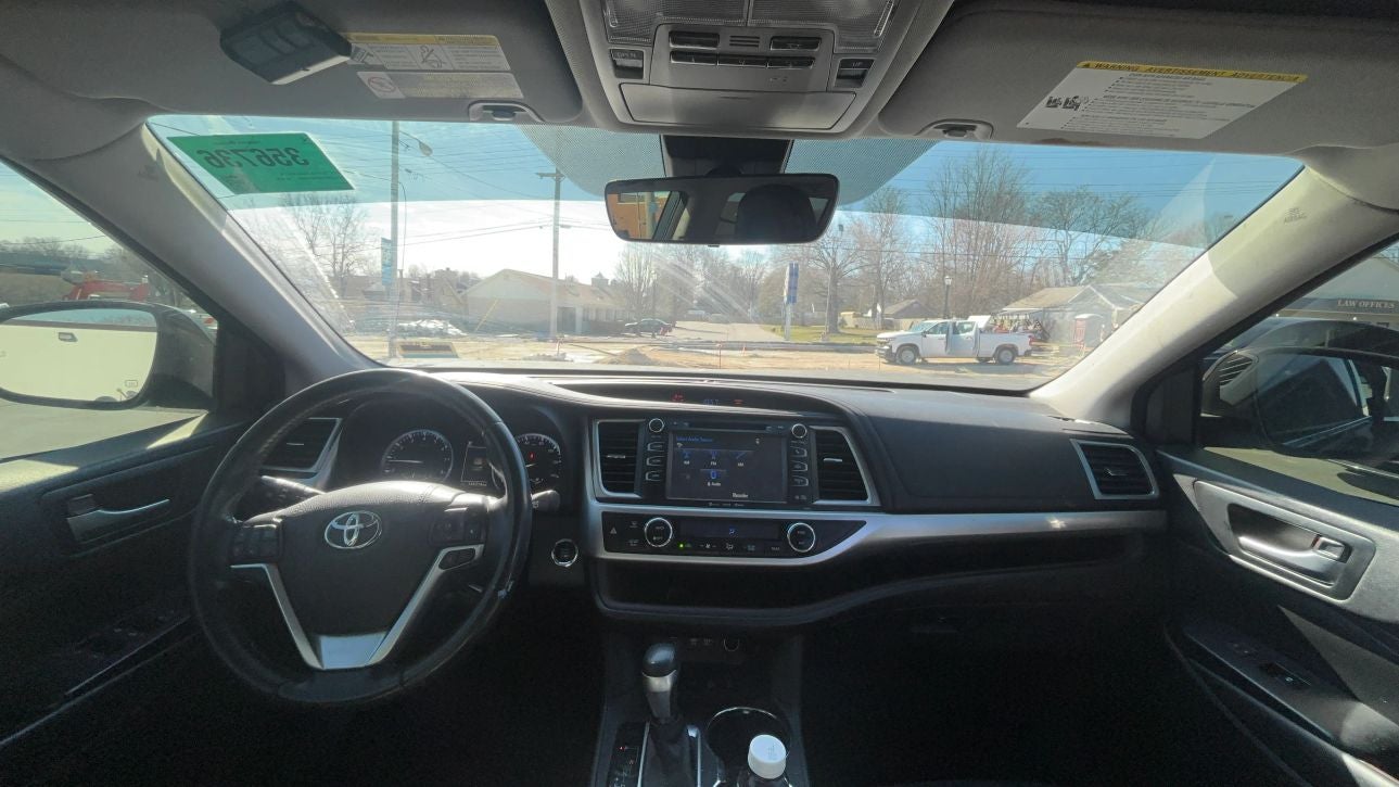 2017 Toyota Highlander XLE Sport Utility 4D