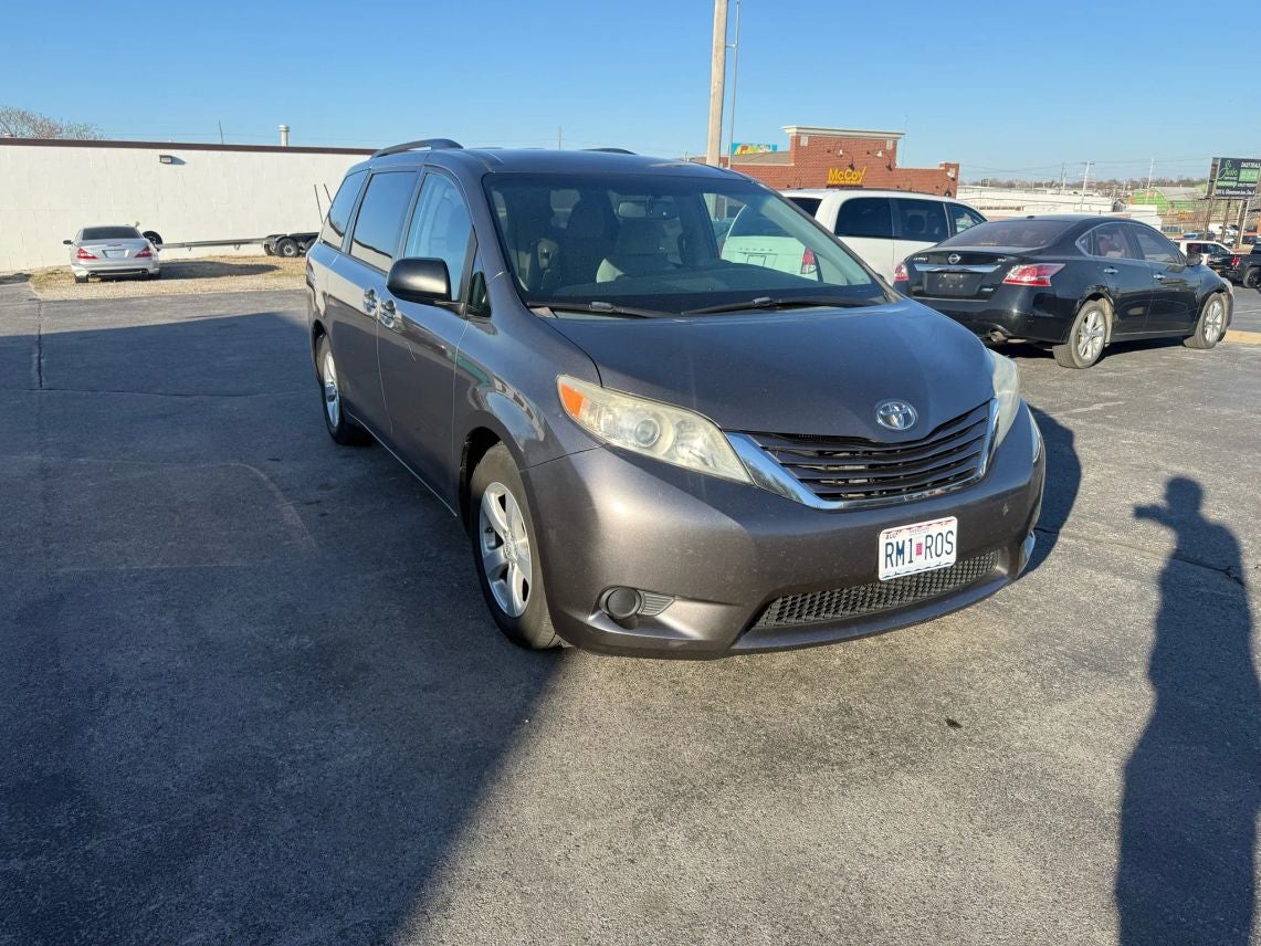 2015 Toyota Sienna LE Minivan 4D