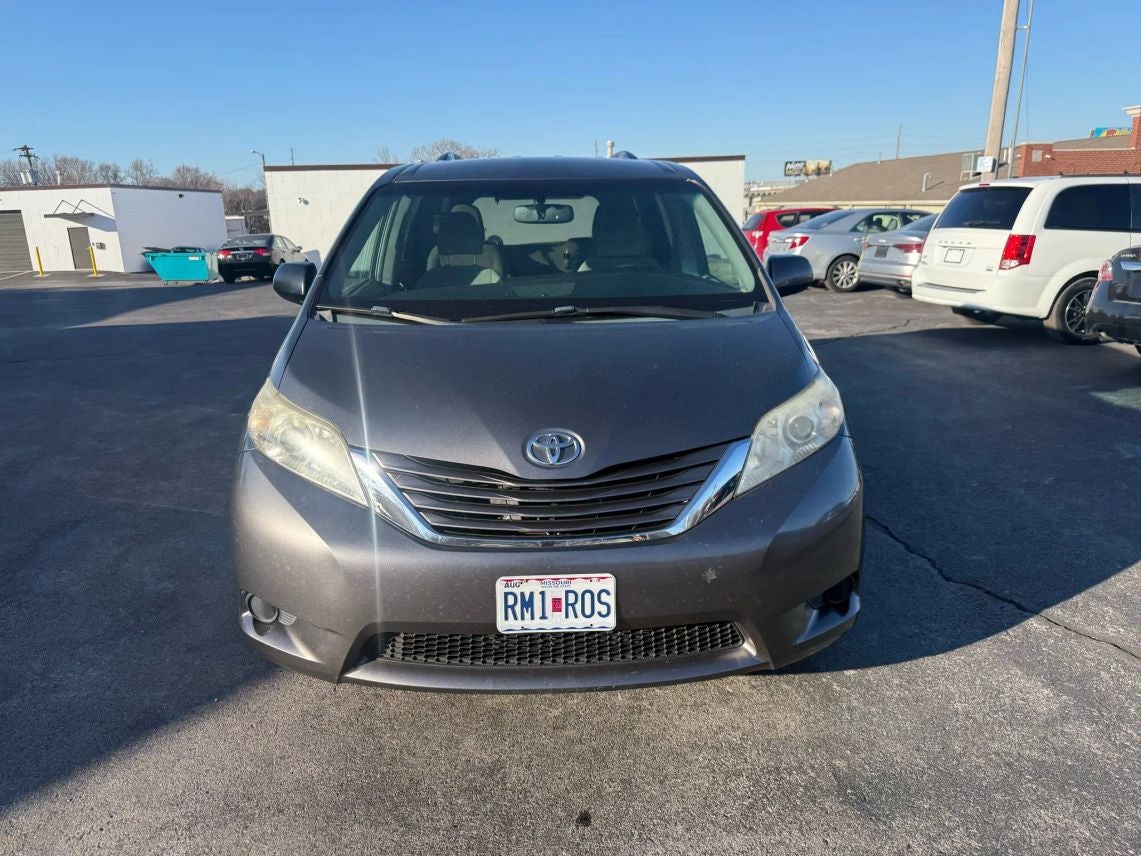 2015 Toyota Sienna LE Minivan 4D