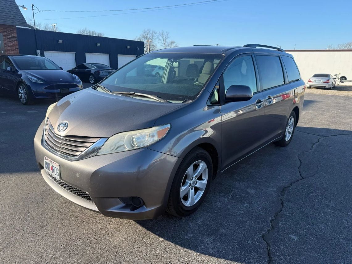 2015 Toyota Sienna LE Minivan 4D