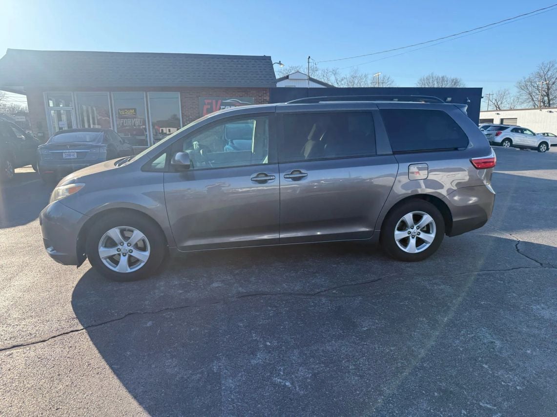 2015 Toyota Sienna LE Minivan 4D