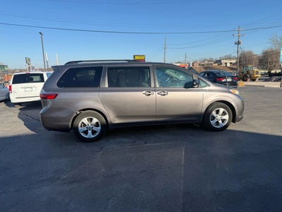 2015 Toyota Sienna LE Minivan 4D