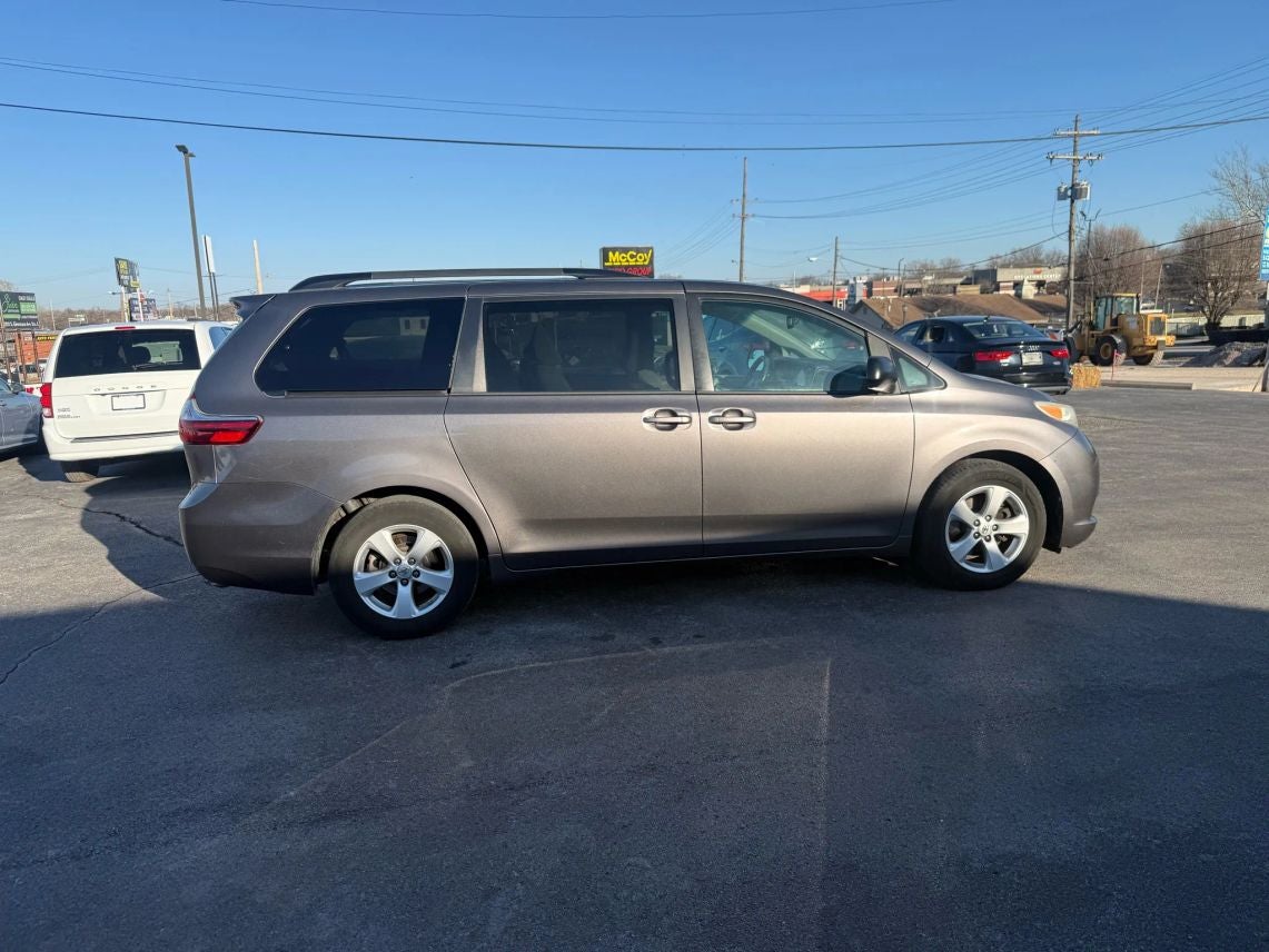 2015 Toyota Sienna LE Minivan 4D