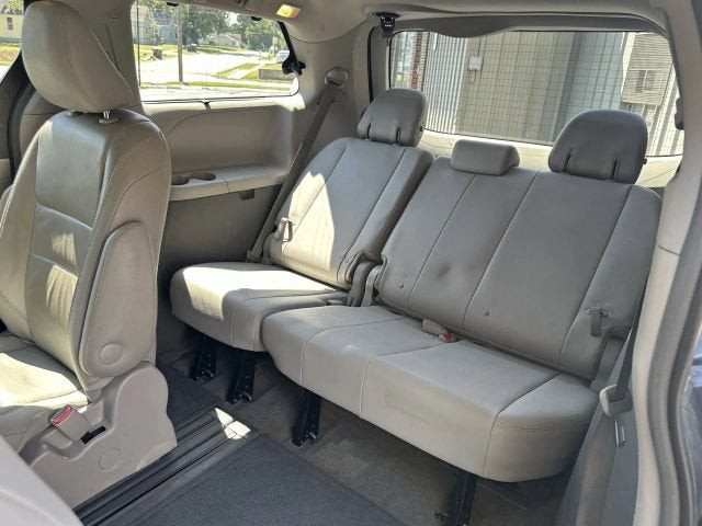 2016 Toyota Sienna XLE Premium Minivan 4D