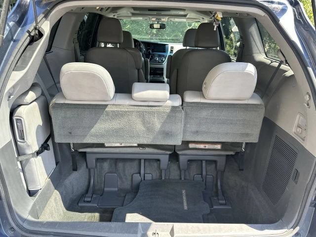 2016 Toyota Sienna XLE Premium Minivan 4D