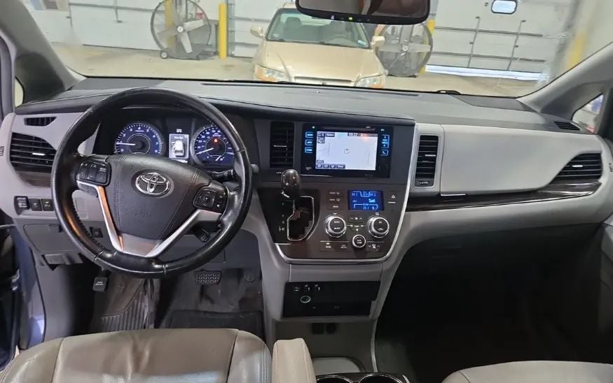 2016 Toyota Sienna XLE Premium Minivan 4D