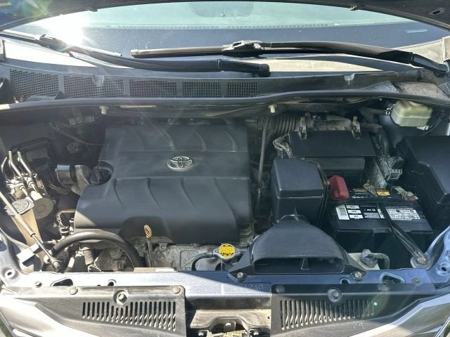 2016 Toyota Sienna XLE Premium Minivan 4D