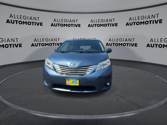 2016 Toyota Sienna XLE Premium Minivan 4D