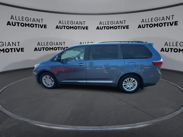 2016 Toyota Sienna XLE Premium Minivan 4D