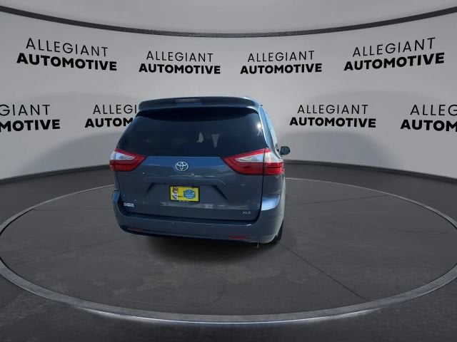 2016 Toyota Sienna XLE Premium Minivan 4D