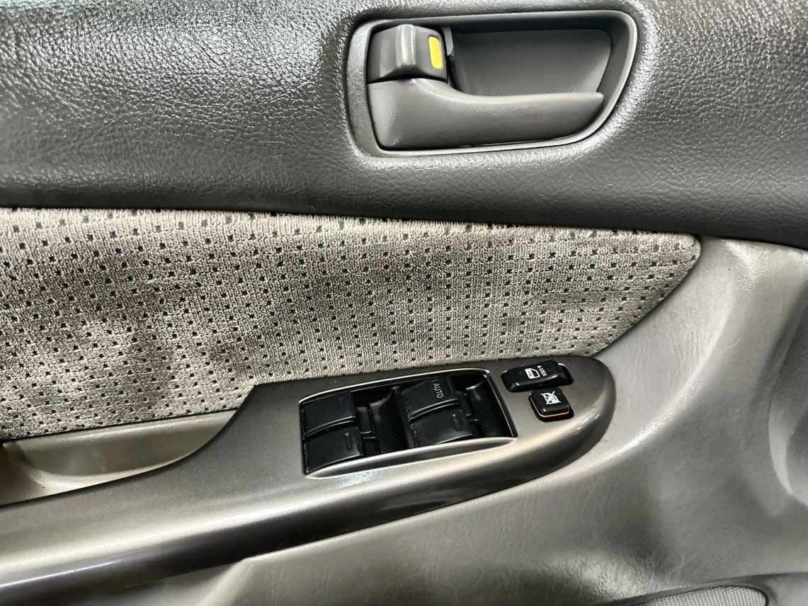 2008 Toyota Sienna LE Minivan 4D