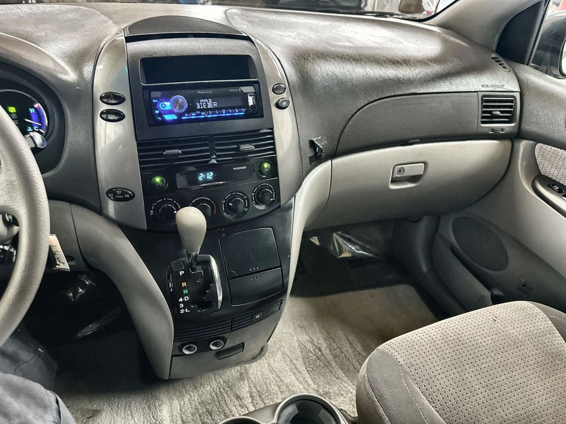 2008 Toyota Sienna LE Minivan 4D