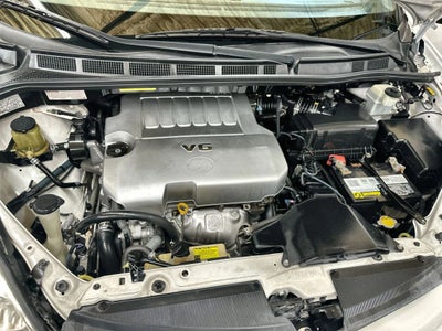 2008 Toyota Sienna LE Minivan 4D