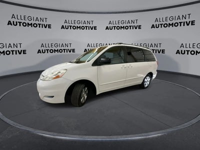 2008 Toyota Sienna LE Minivan 4D
