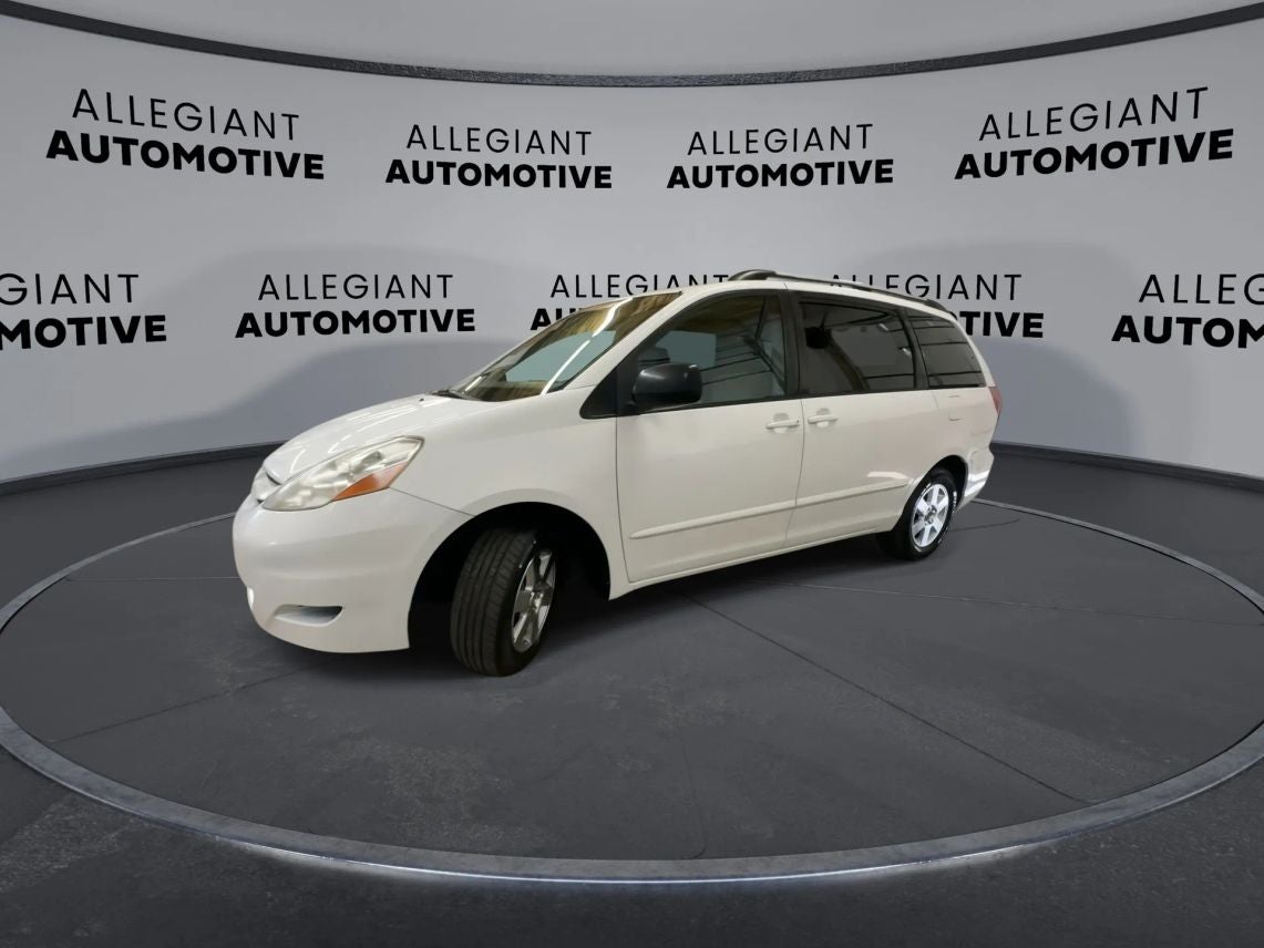2008 Toyota Sienna LE Minivan 4D