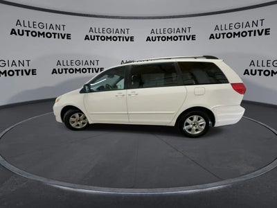 2008 Toyota Sienna LE Minivan 4D