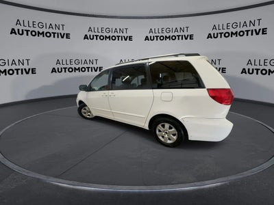 2008 Toyota Sienna LE Minivan 4D