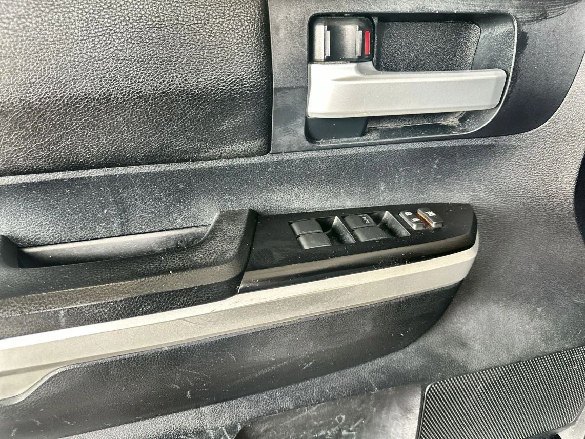 2015 Toyota Tundra CrewMax SR5 Pickup 4D 5 1/2 ft