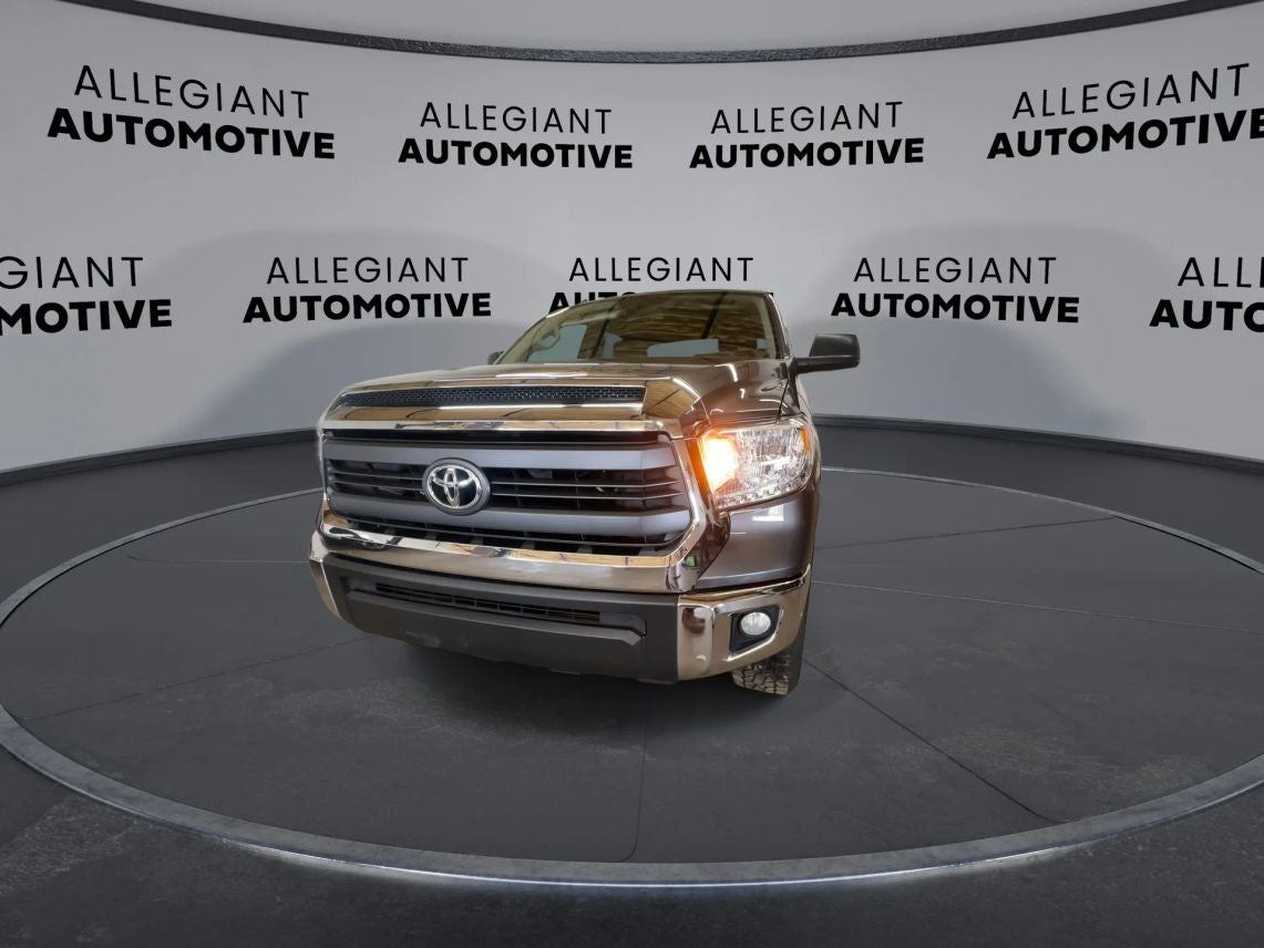 2015 Toyota Tundra CrewMax SR5 Pickup 4D 5 1/2 ft