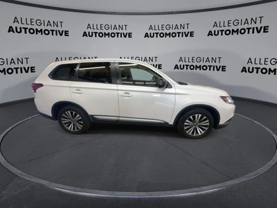 2020 Mitsubishi Outlander ES Sport Utility 4D