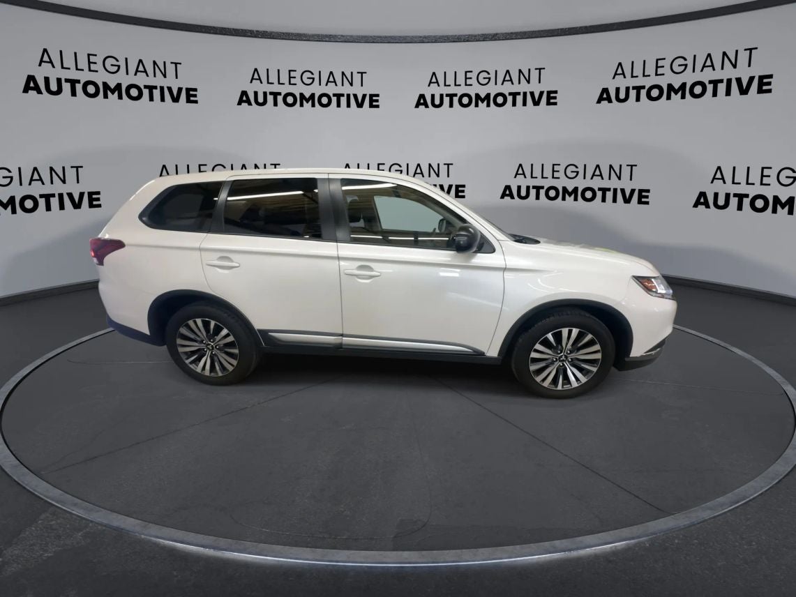 2020 Mitsubishi Outlander ES Sport Utility 4D