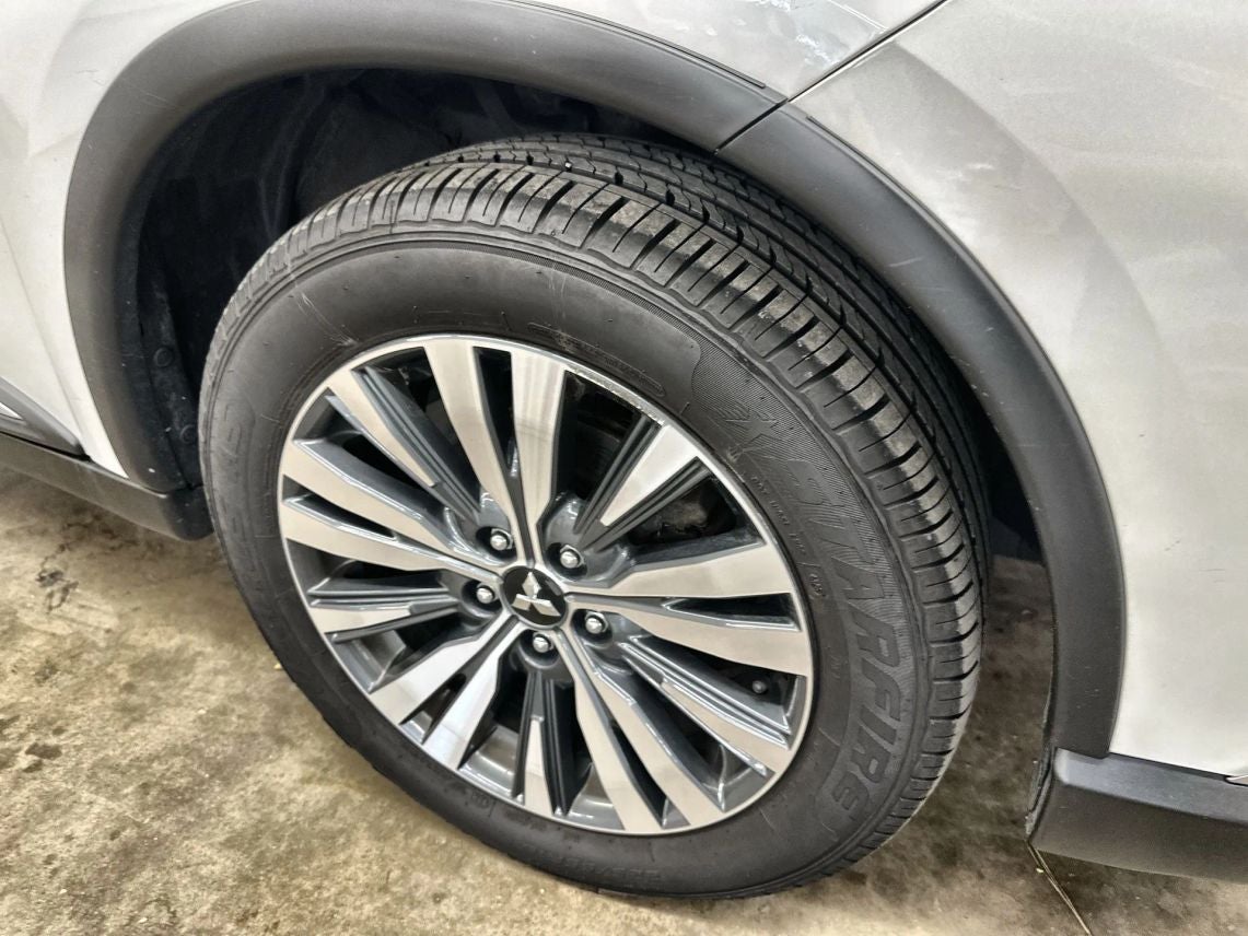 2020 Mitsubishi Outlander ES Sport Utility 4D