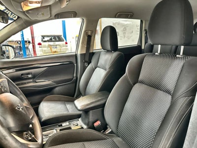 2020 Mitsubishi Outlander ES Sport Utility 4D