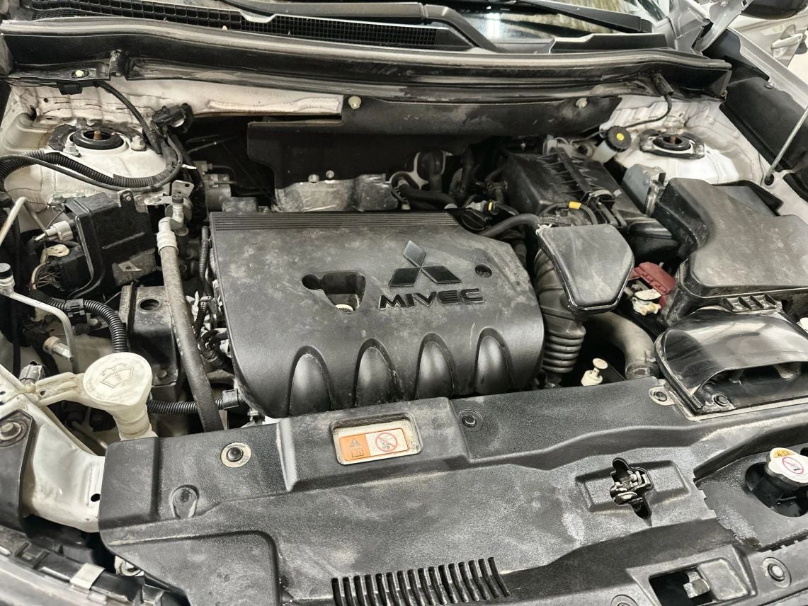 2020 Mitsubishi Outlander ES Sport Utility 4D