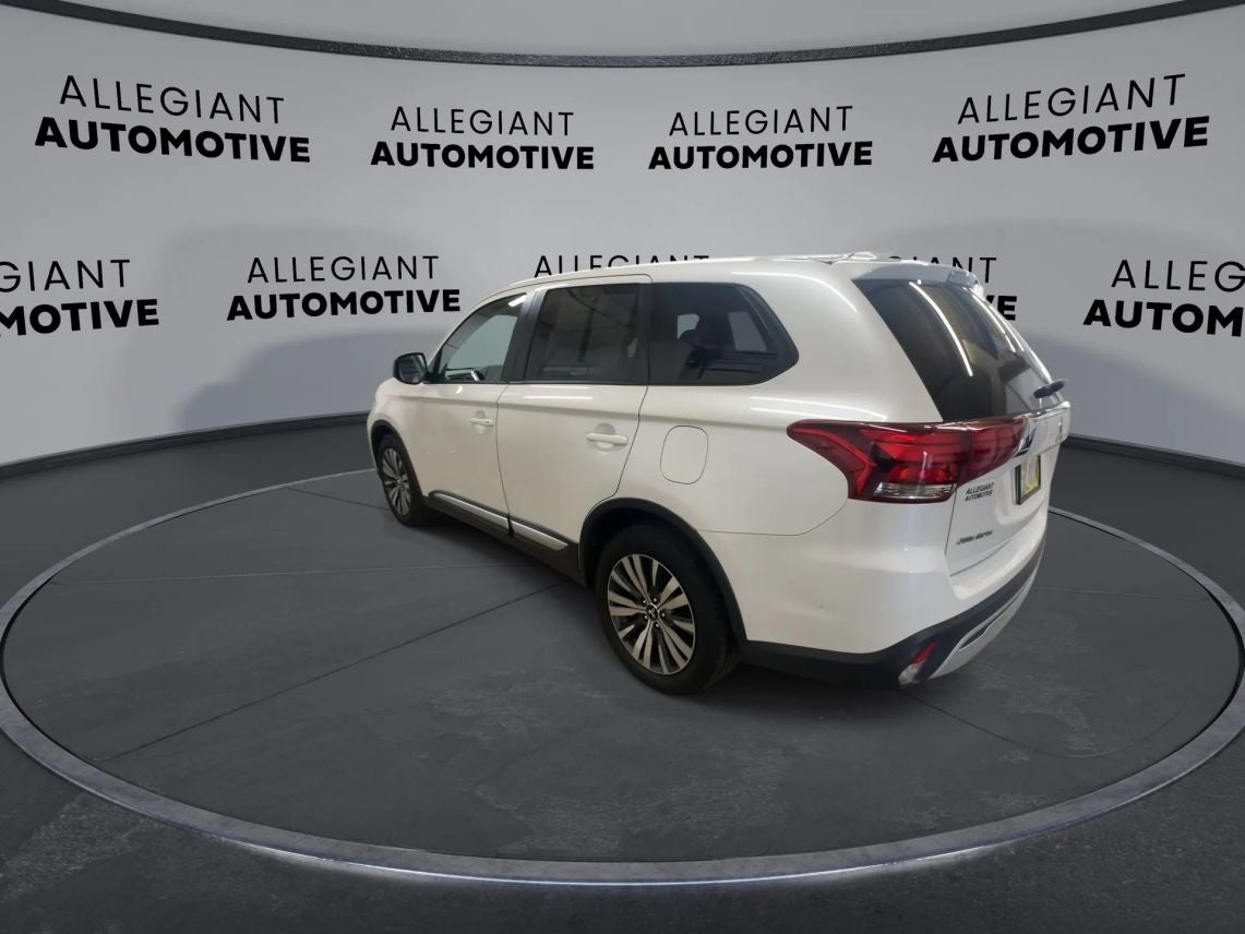 2020 Mitsubishi Outlander ES Sport Utility 4D