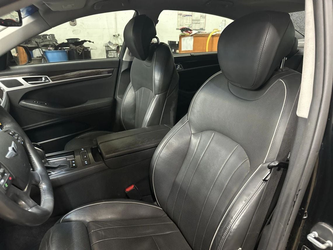 2015 Hyundai Genesis 3.8 Sedan 4D