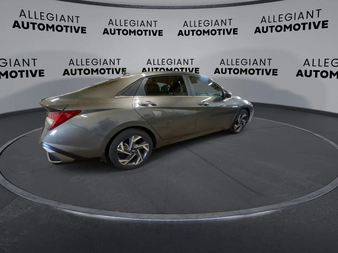 2025 Hyundai Elantra Sel