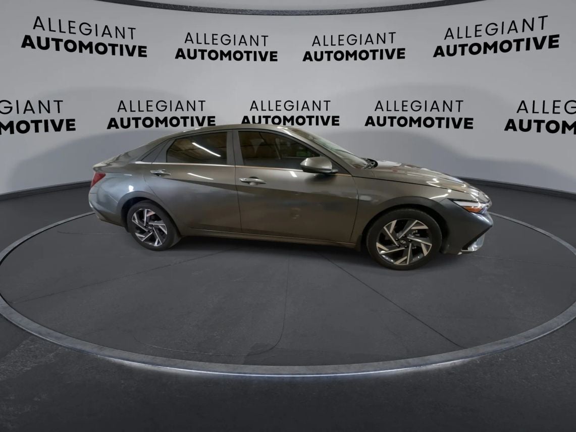 2025 Hyundai Elantra Sel